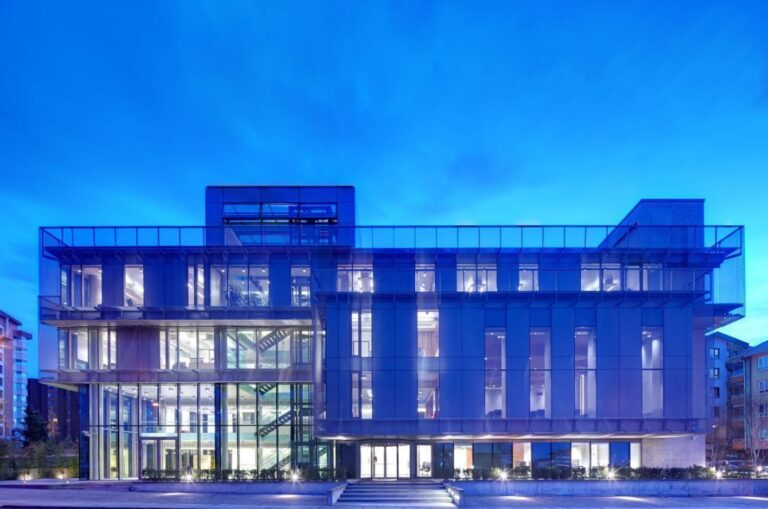 Top Sustainable Glazing United States: High-Performance Architectural Glass Guide
